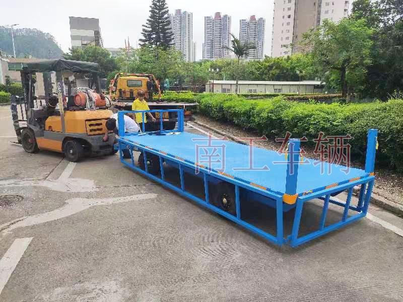 2吨下翻护栏牵引工业乐竞在线注册（中国）有限公司 全挂式工具底盘拖车