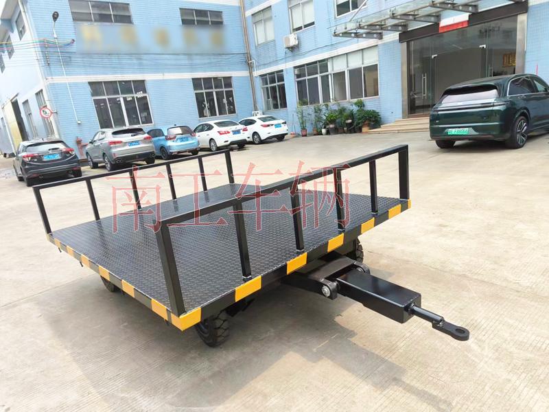 3吨乐竞在线注册（中国）有限公司 前后护栏固定平板车