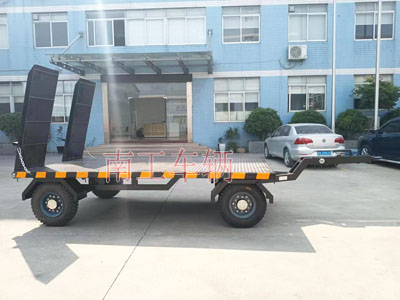 3吨带爬梯工业牵引乐竞在线注册（中国）有限公司4I.jpg
