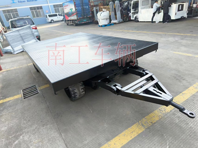 30吨重型乐竞在线注册（中国）有限公司 环保实心轮胎4I.jpg