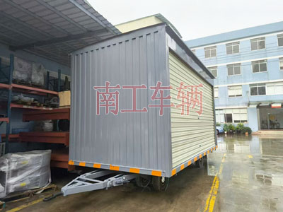 10吨箱式乐竞在线注册（中国）有限公司两侧带卷帘门I.jpg
