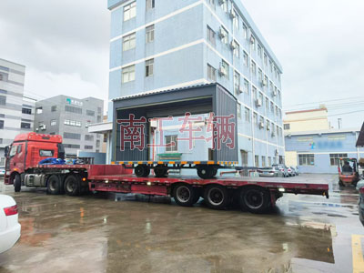 10吨箱式乐竞在线注册（中国）有限公司两侧带卷帘门5I.jpg